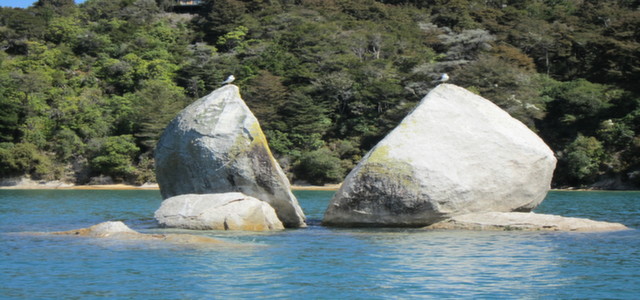 BAY OF ISLANDS 2 DAY TOUR – UPGRADED ACCOMMODATION.